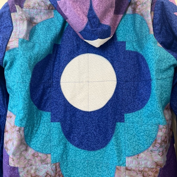 Large quilt hooded jacket - Picture 4 of 6